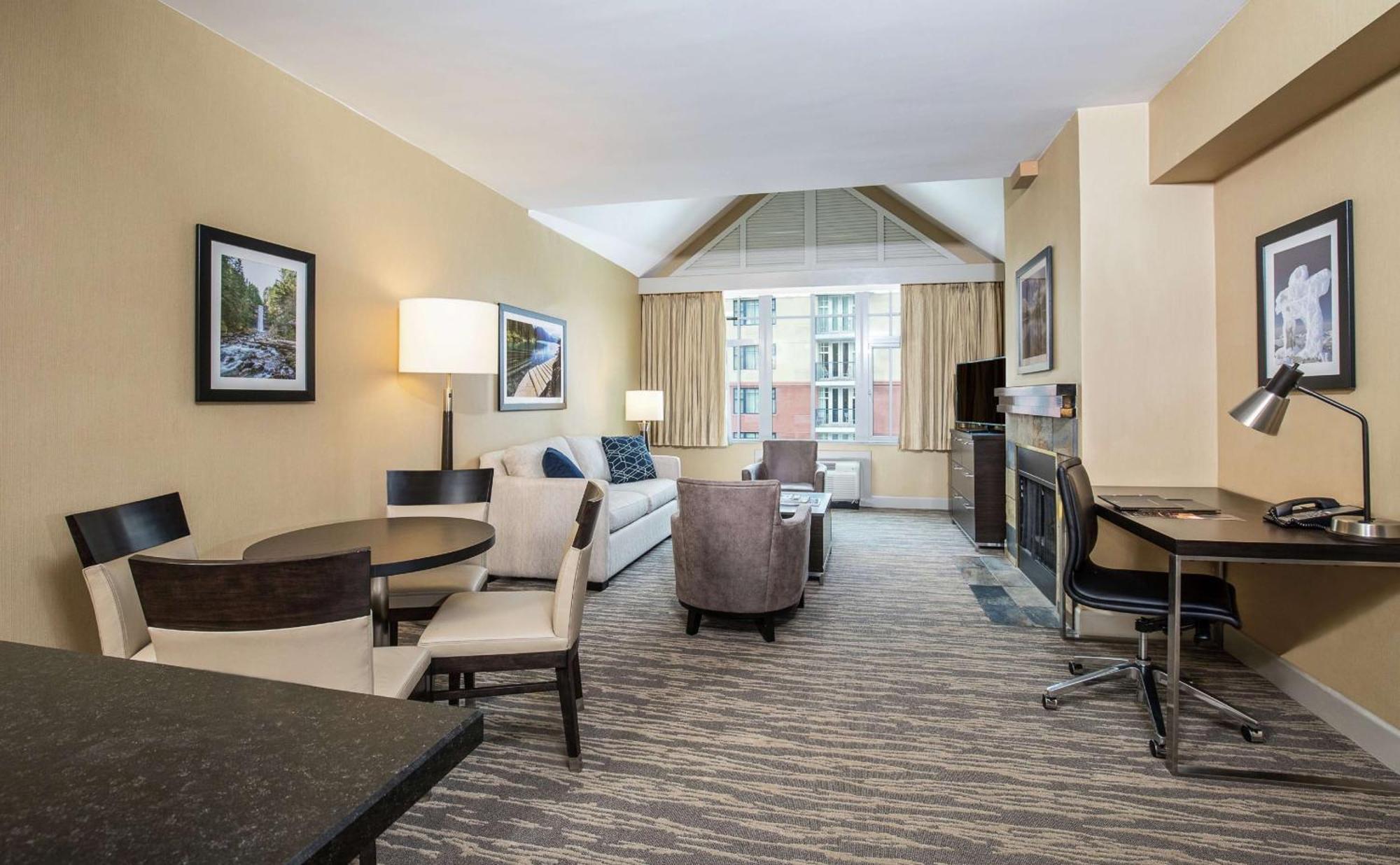 Hilton Whistler Resort & Spa Екстер'єр фото