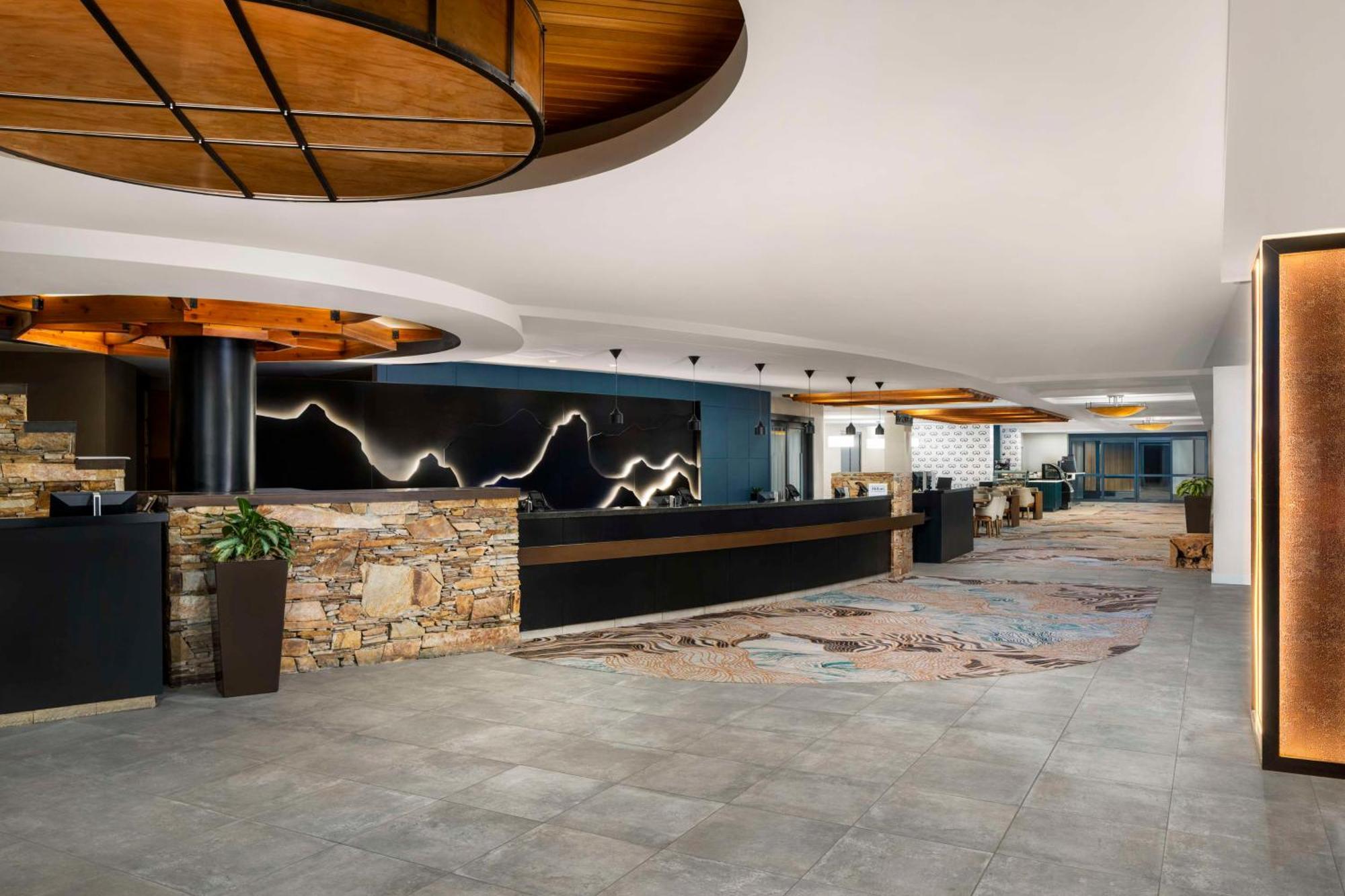 Hilton Whistler Resort & Spa Екстер'єр фото