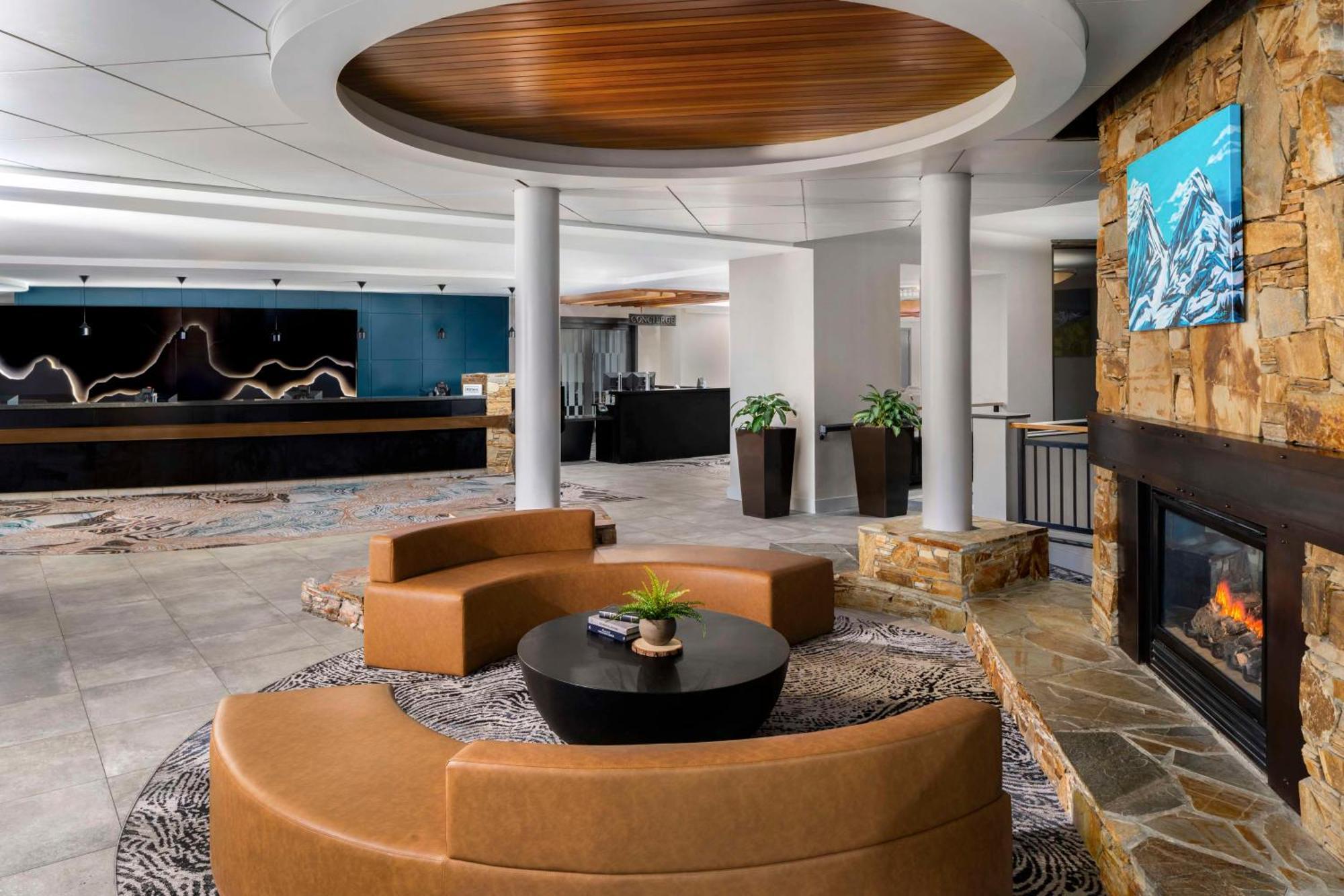 Hilton Whistler Resort & Spa Екстер'єр фото
