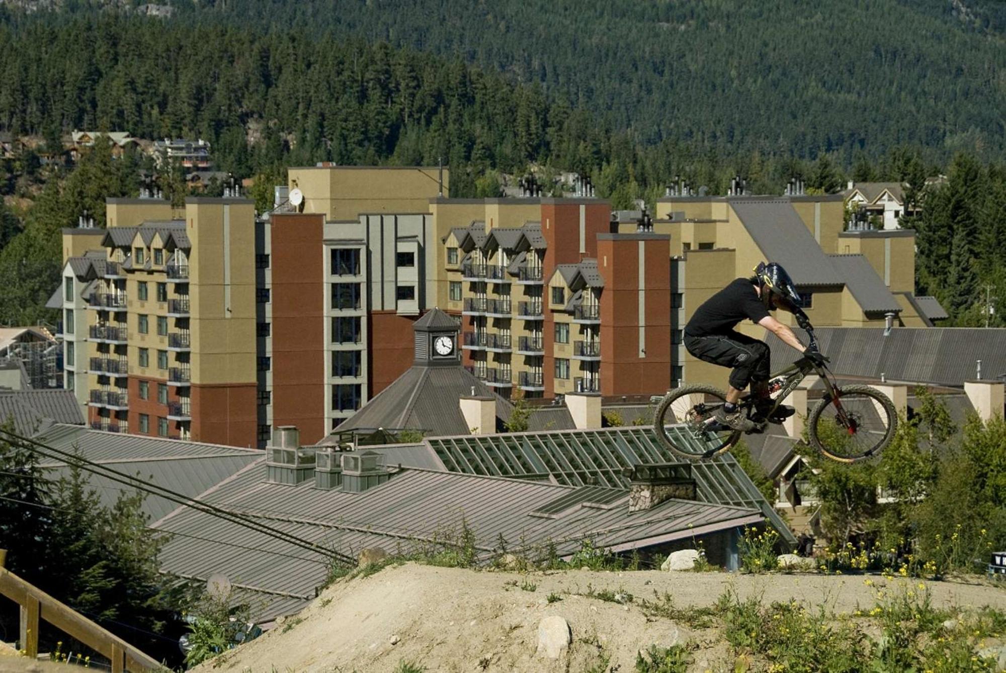 Hilton Whistler Resort & Spa Екстер'єр фото